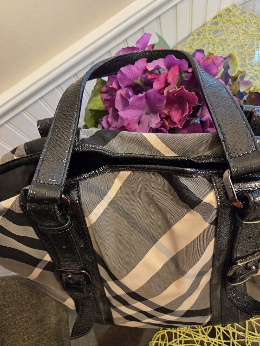 Burberry Beat Check Plaid Tote Bag with Black Patent Trim COA INCLUDED EXCELLENT